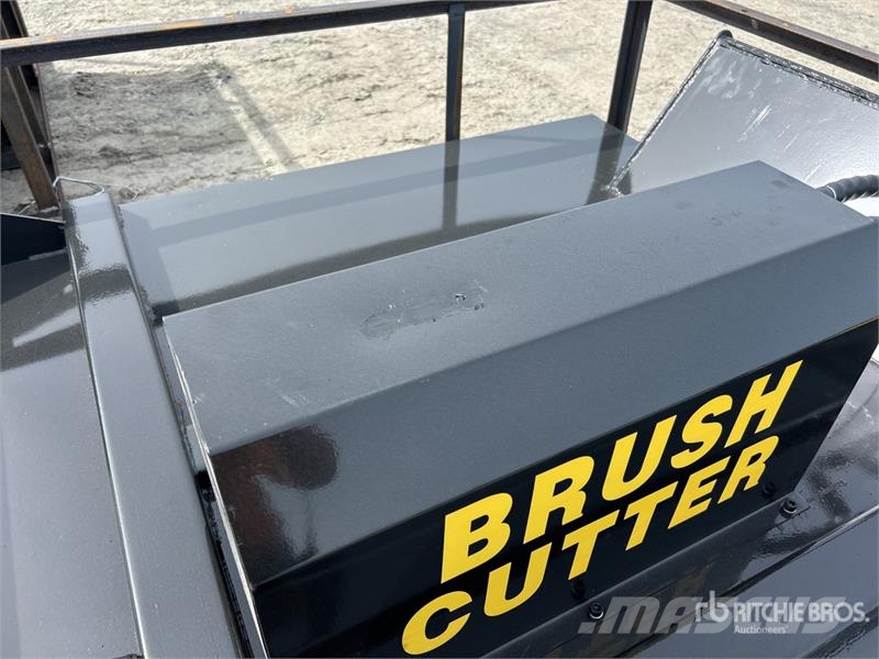  Mower King SSRC 72 in Skid Steer Brush Cutter (Unu 牽引式モア/芝刈り機