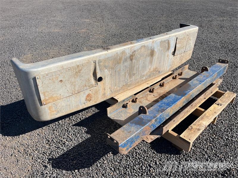 MR Bullbars Bullbar - Fits Kenworth T900, T950, T904 Other components