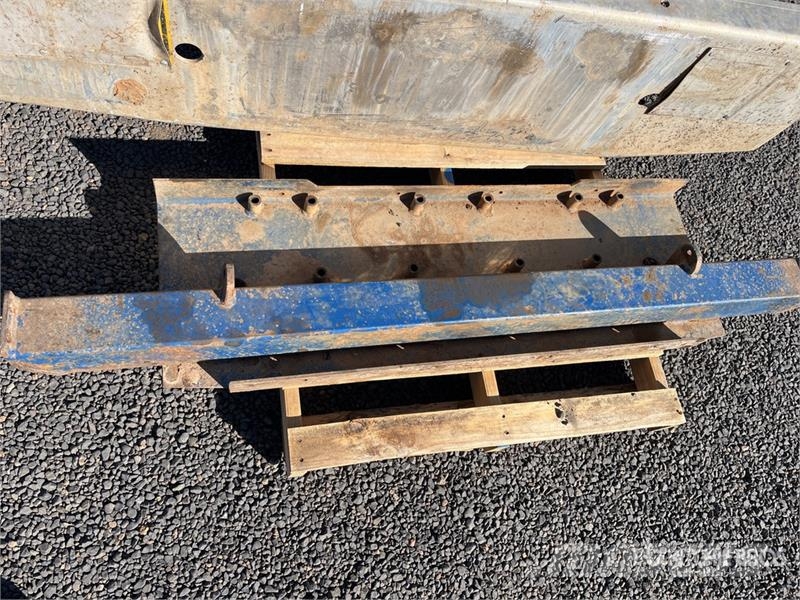 MR Bullbars Bullbar - Fits Kenworth T900, T950, T904 Other components
