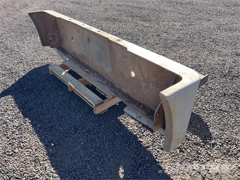 MR Bullbars Bullbar - Fits Kenworth T900, T950, T904 Other components