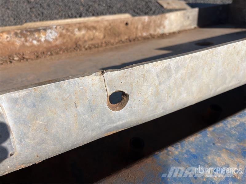 MR Bullbars Bullbar - Fits Kenworth T900, T950, T904 Other components