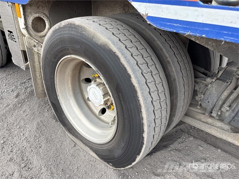 MTE 3 Rows of 8 Hydraulic Widening Lowboy Trailer 平板拖车