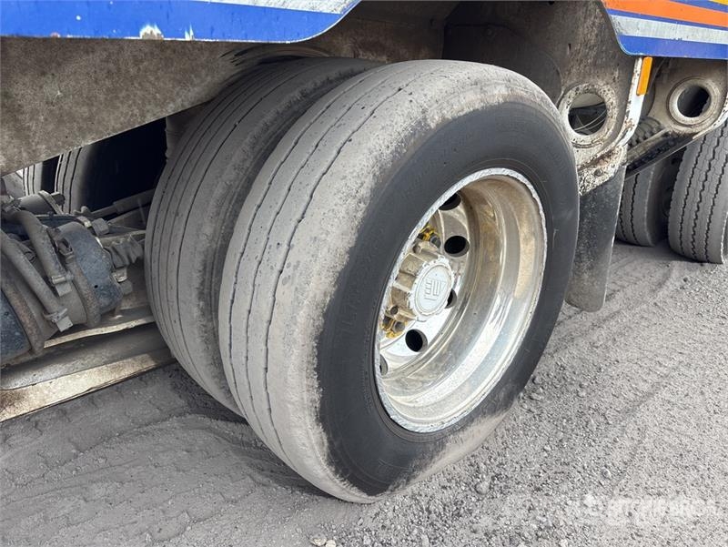 MTE 3 Rows of 8 Hydraulic Widening Lowboy Trailer 平板拖车
