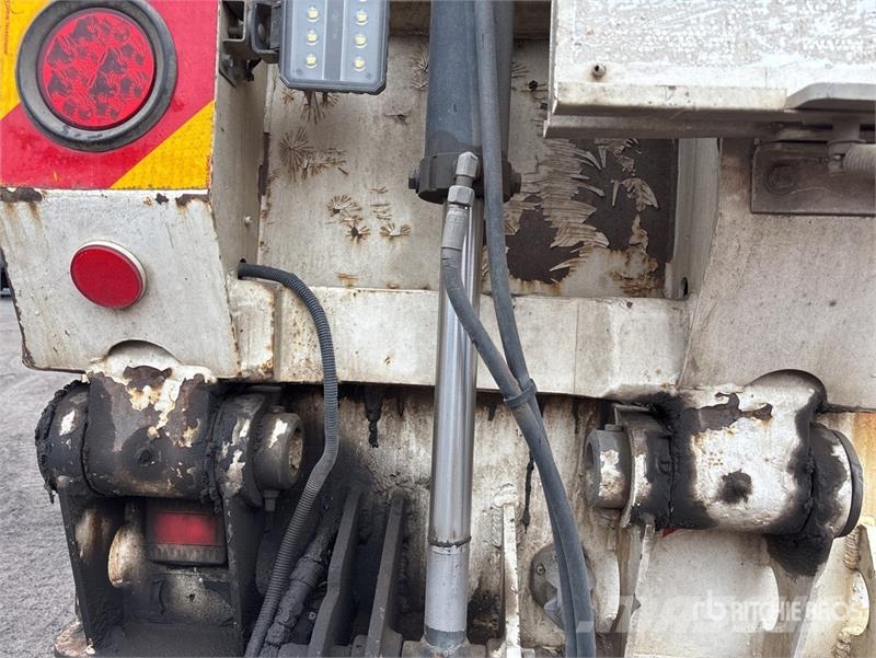 MTE 3 Rows of 8 Hydraulic Widening Lowboy Trailer 平板拖车