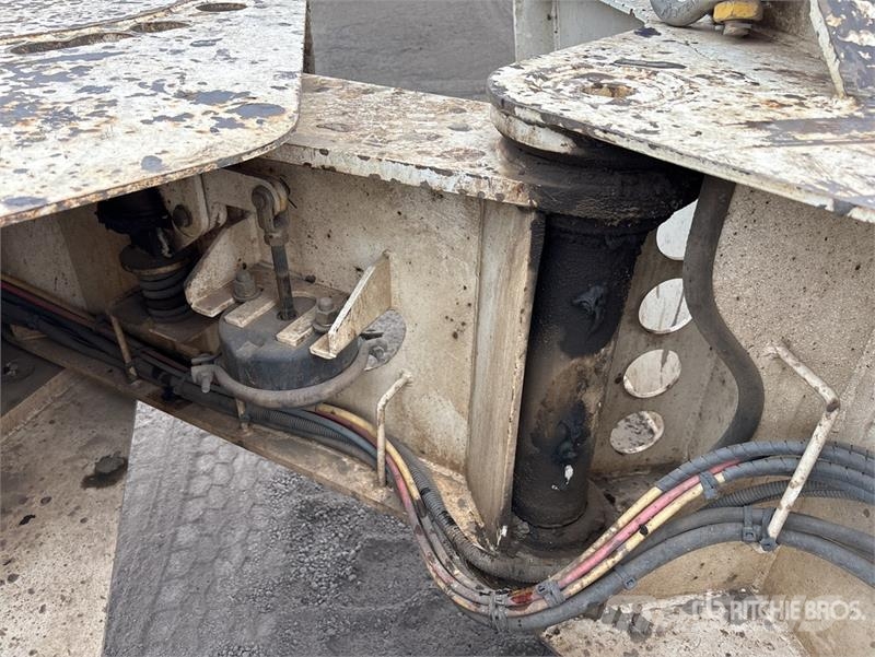 MTE 3 Rows of 8 Hydraulic Widening Lowboy Trailer 平板拖车