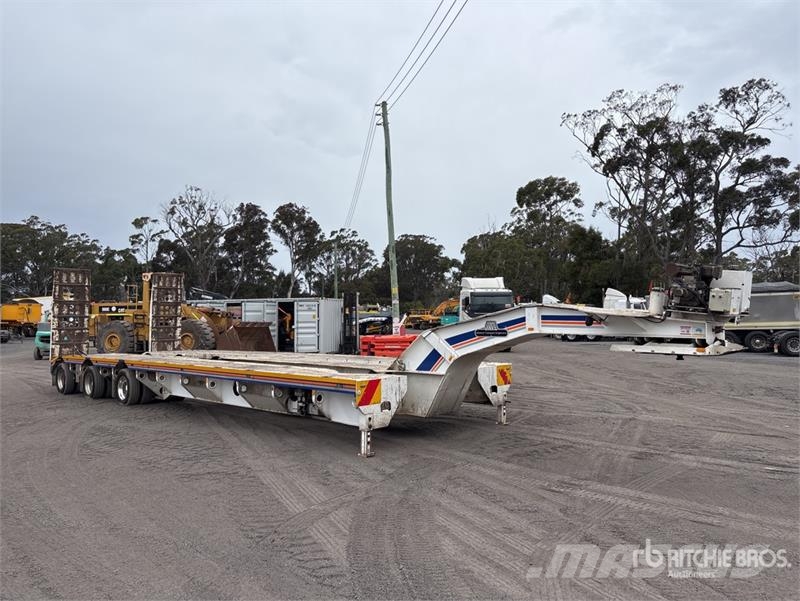 MTE 3 Rows of 8 Hydraulic Widening Lowboy Trailer 平板拖车