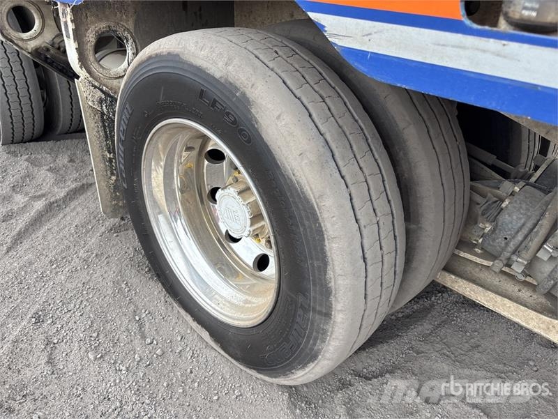 MTE 3 Rows of 8 Hydraulic Widening Lowboy Trailer 平板拖车