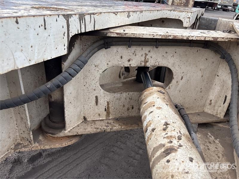 MTE 3 Rows of 8 Hydraulic Widening Lowboy Trailer 平板拖车