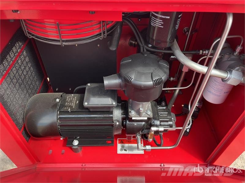 MultiQuip 0.35 m3/min Mobile 100 L Air Compressor (Unused) Kompresszorok