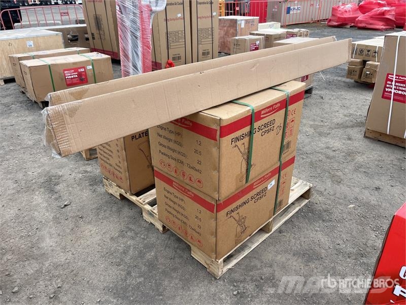 MultiQuip CPSFZ Quantity of (2) 2 M Concrete Screed (Unused) Wysięgniki do dystrybucji betonu