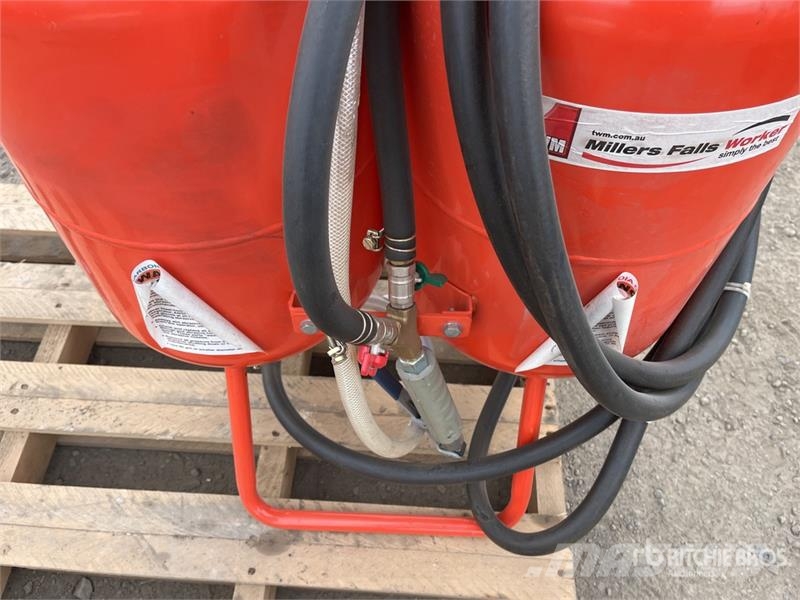 MultiQuip SBSG20 Dual Tank Sand Blaster (Unused) معدات البناء - غير ذلك
