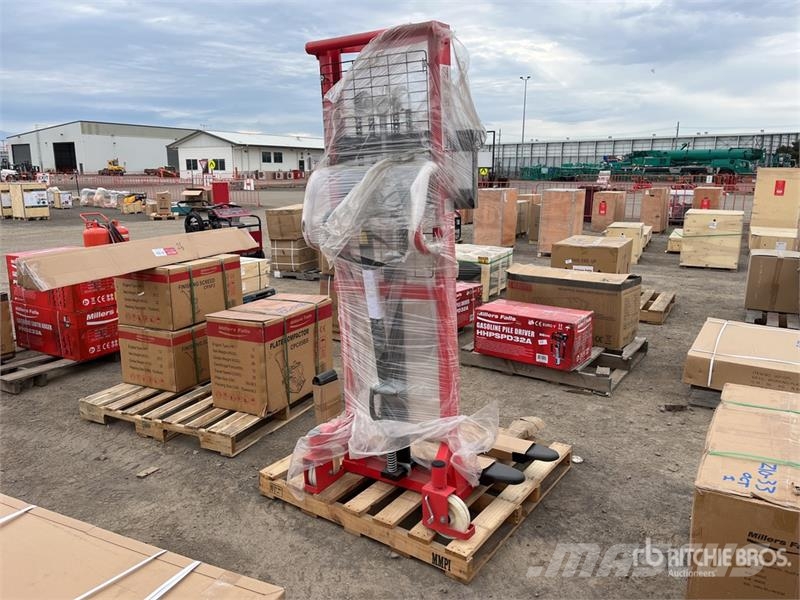 MultiQuip WH7615 1 Ton Pallet Stacker (Unused) Other components