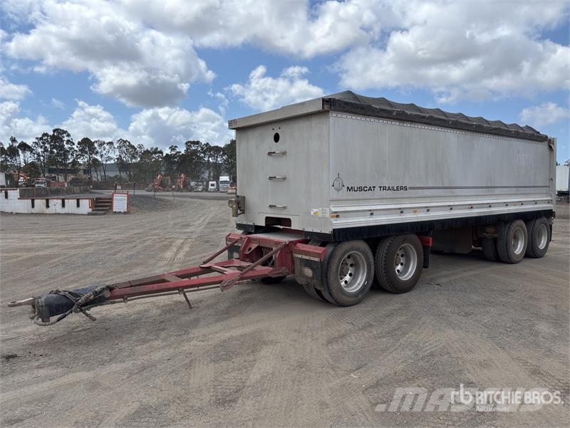  Muscat 7.7 m Quad Dog End Dump Trailer Tipper trailers