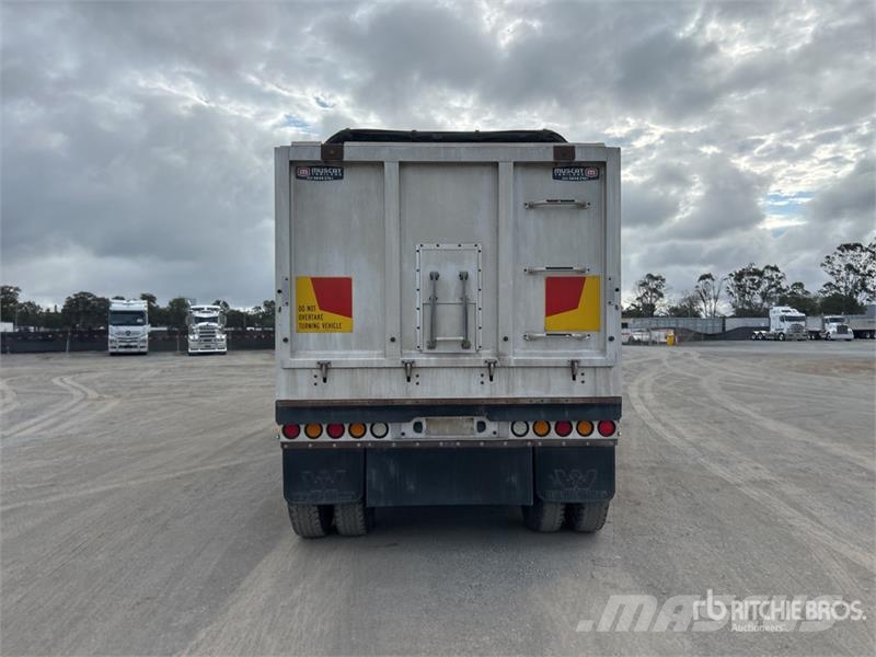 Muscat 7.7 m Quad Dog End Dump Trailer Tipper trailers