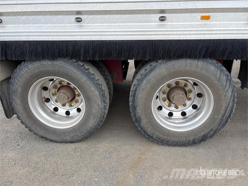  Muscat 7.7 m Quad Dog End Dump Trailer Tipper trailers