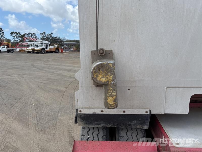  Muscat 7.7 m Quad Dog End Dump Trailer Tipper trailers
