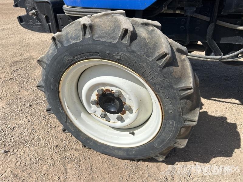 New Holland Boomer 35 4WD Tractor Traktorid