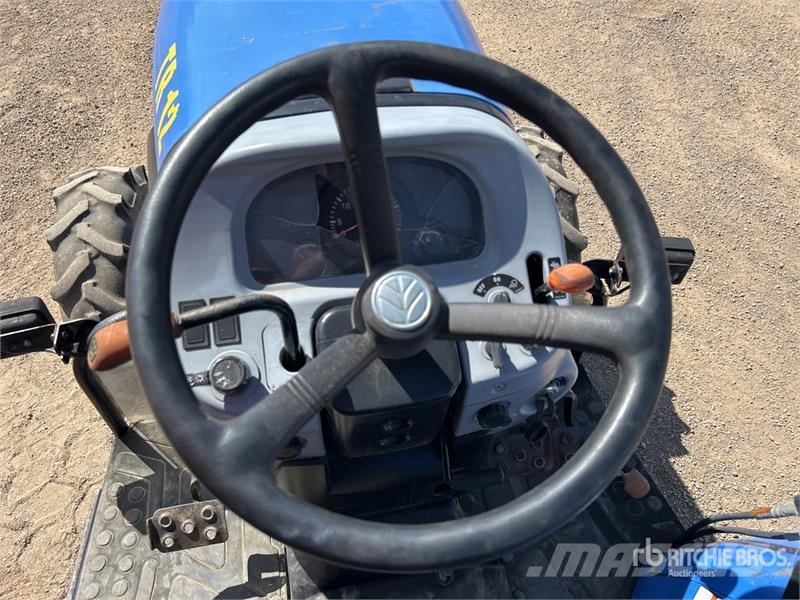 New Holland Boomer 35 4WD Tractor Traktorid