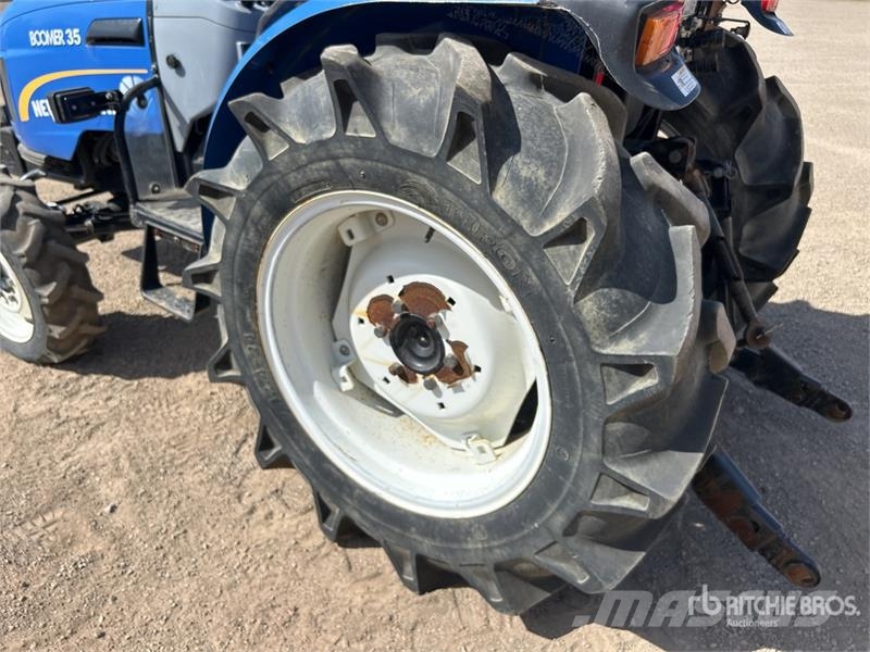 New Holland Boomer 35 4WD Tractor Traktorid