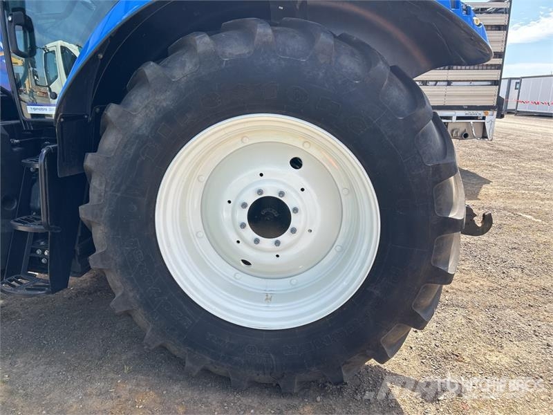 New Holland T6.145 4WD Tractor Traktory