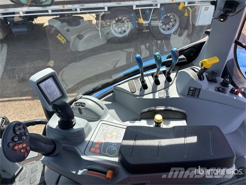 New Holland T6.145 4WD Tractor Traktory