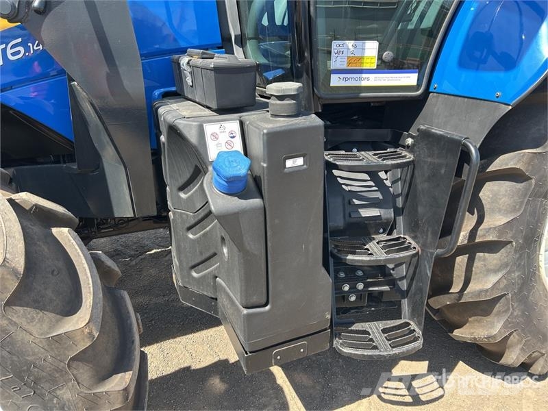 New Holland T6.145 4WD Tractor Traktory