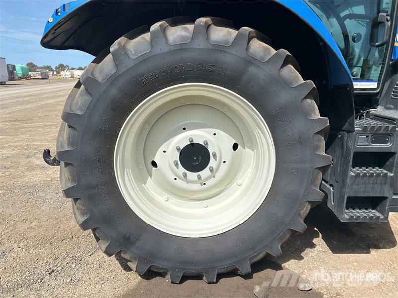New Holland T6.145 4WD Tractor Traktory