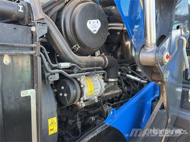 New Holland T6.145 4WD Tractor Traktory