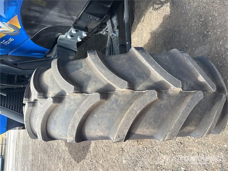 New Holland T6.145 4WD Tractor Traktory