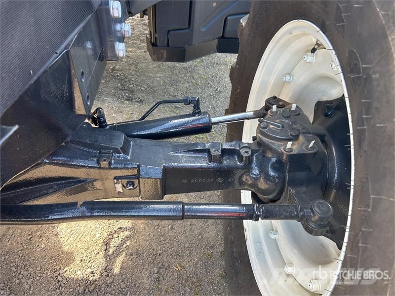 New Holland T6.145 4WD Tractor Traktory
