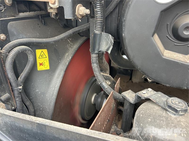 New Holland T7030 4WD Tractor Traktori
