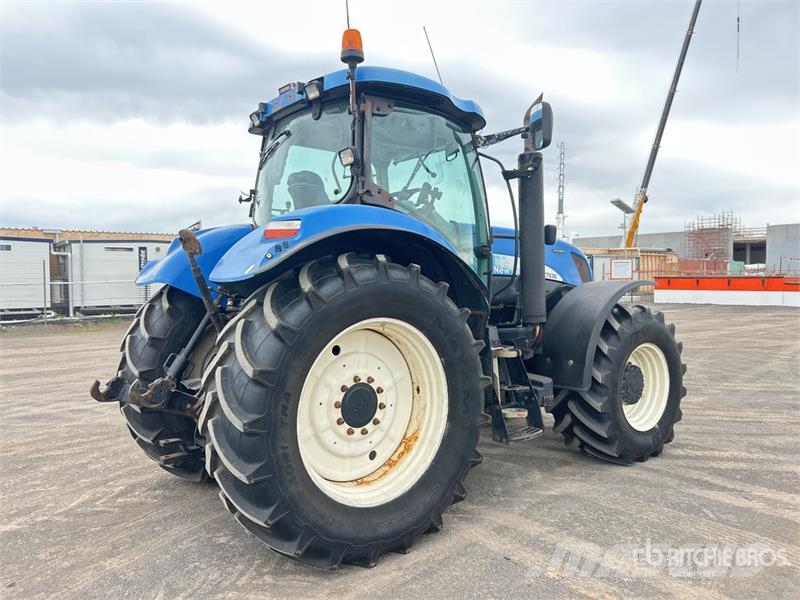 New Holland T7030 4WD Tractor Traktori