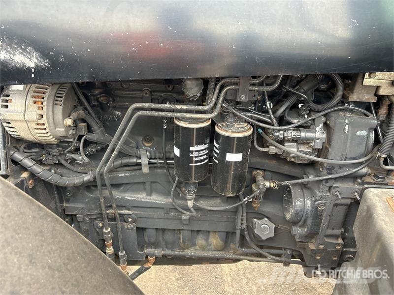 New Holland T7030 4WD Tractor Traktori