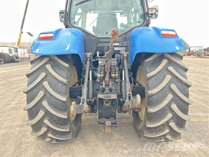 New Holland T7030 4WD Tractor Traktori