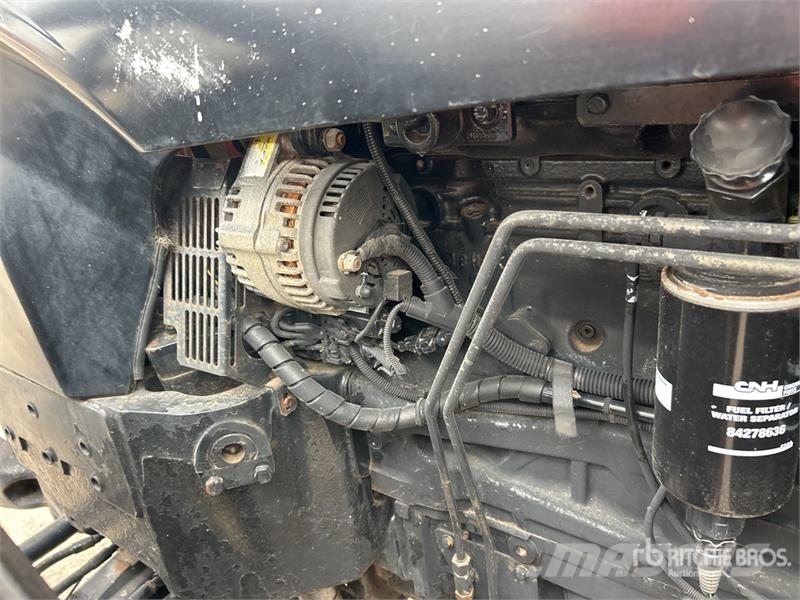 New Holland T7030 4WD Tractor Traktori