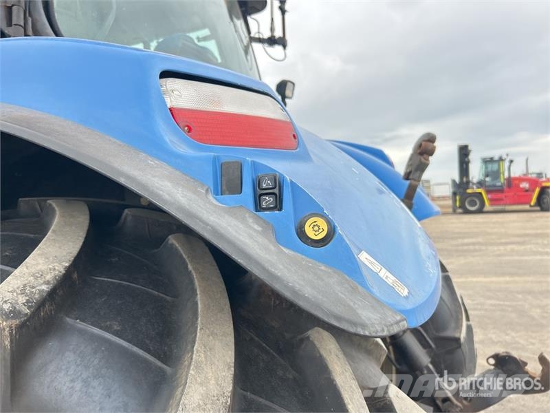 New Holland T7030 4WD Tractor Traktori