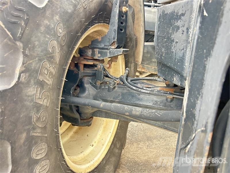 New Holland T7030 4WD Tractor Traktori