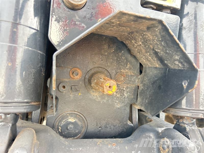 New Holland T7030 4WD Tractor Traktori