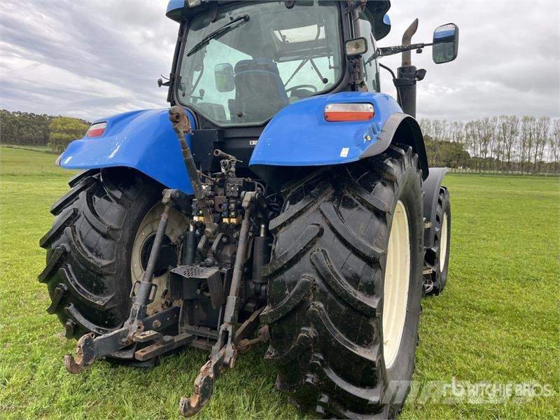 New Holland T7030 4WD Tractor Tractors