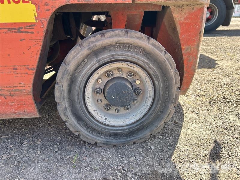 Nissan 1500 kg Forklift Other
