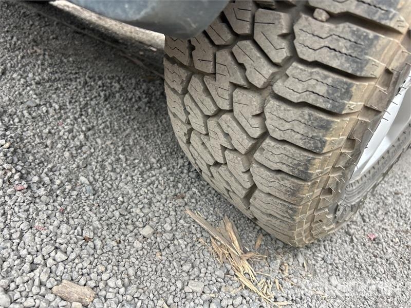 Nissan Navara Прочие фургоны