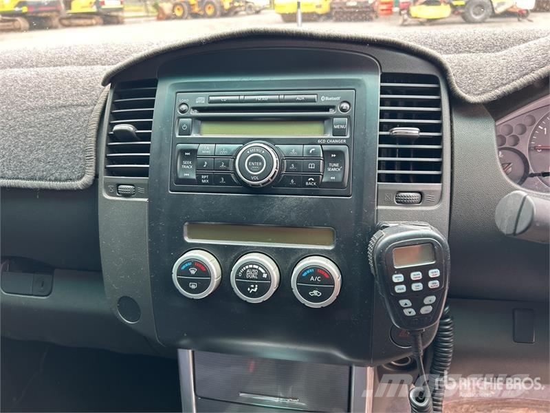 Nissan Navara Прочие фургоны
