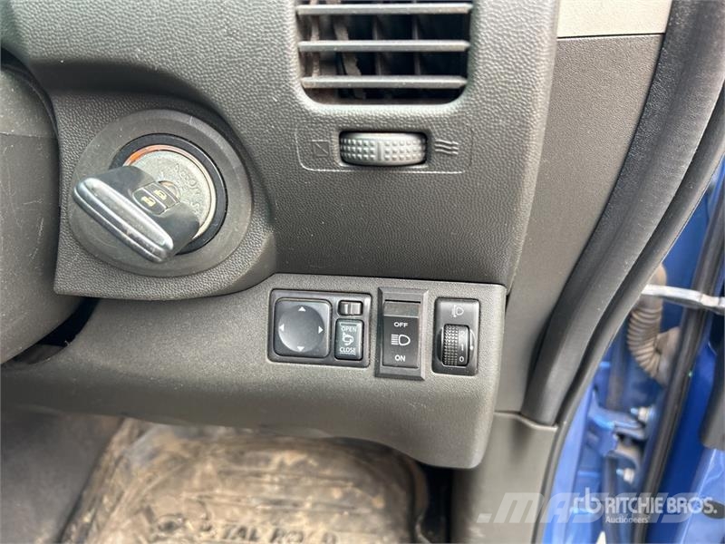 Nissan Navara Прочие фургоны