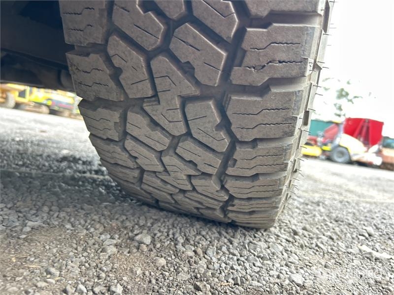 Nissan Navara Прочие фургоны