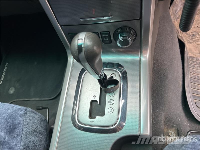 Nissan Navara Прочие фургоны
