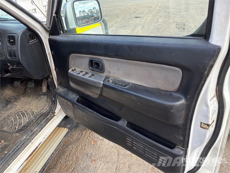 Nissan Navara Other