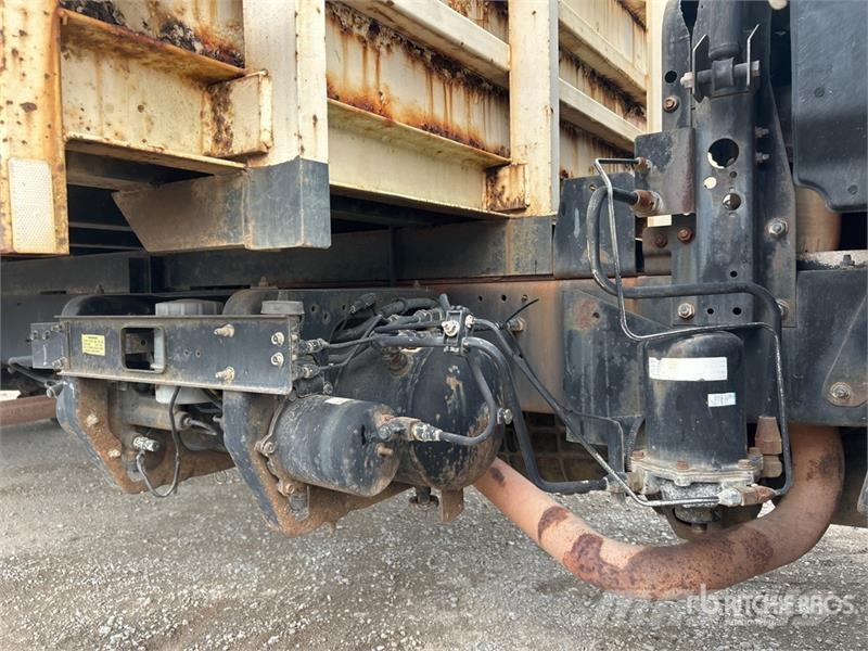 Nissan UD MK245 4x2 Flatbed Truck Pritschenwagen/Pritschenwagen mit Seitenklappe