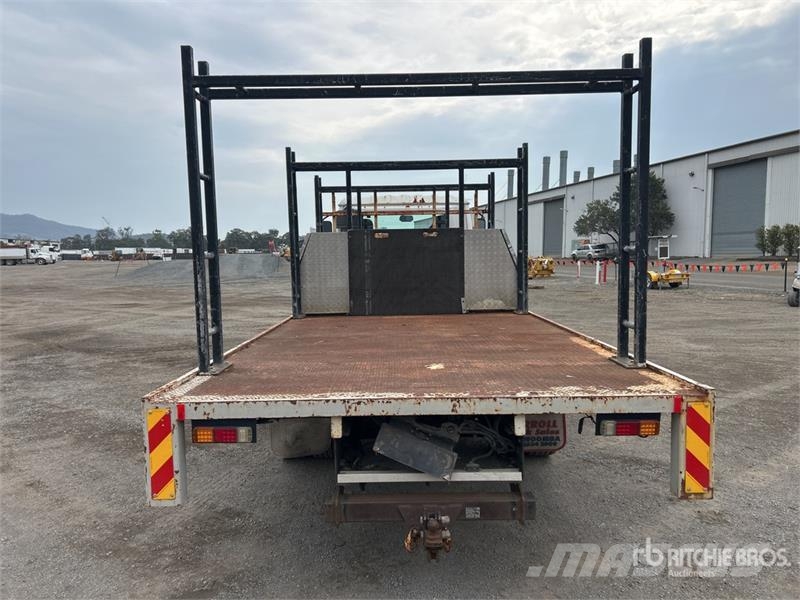 Nissan UD MK245 4x2 Flatbed Truck Pritschenwagen/Pritschenwagen mit Seitenklappe