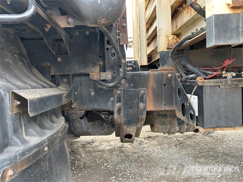 Nissan UD MK245 4x2 Flatbed Truck Pritschenwagen/Pritschenwagen mit Seitenklappe
