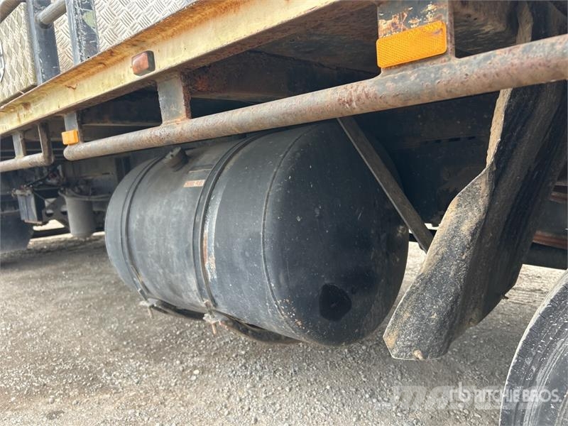 Nissan UD MK245 4x2 Flatbed Truck Pritschenwagen/Pritschenwagen mit Seitenklappe